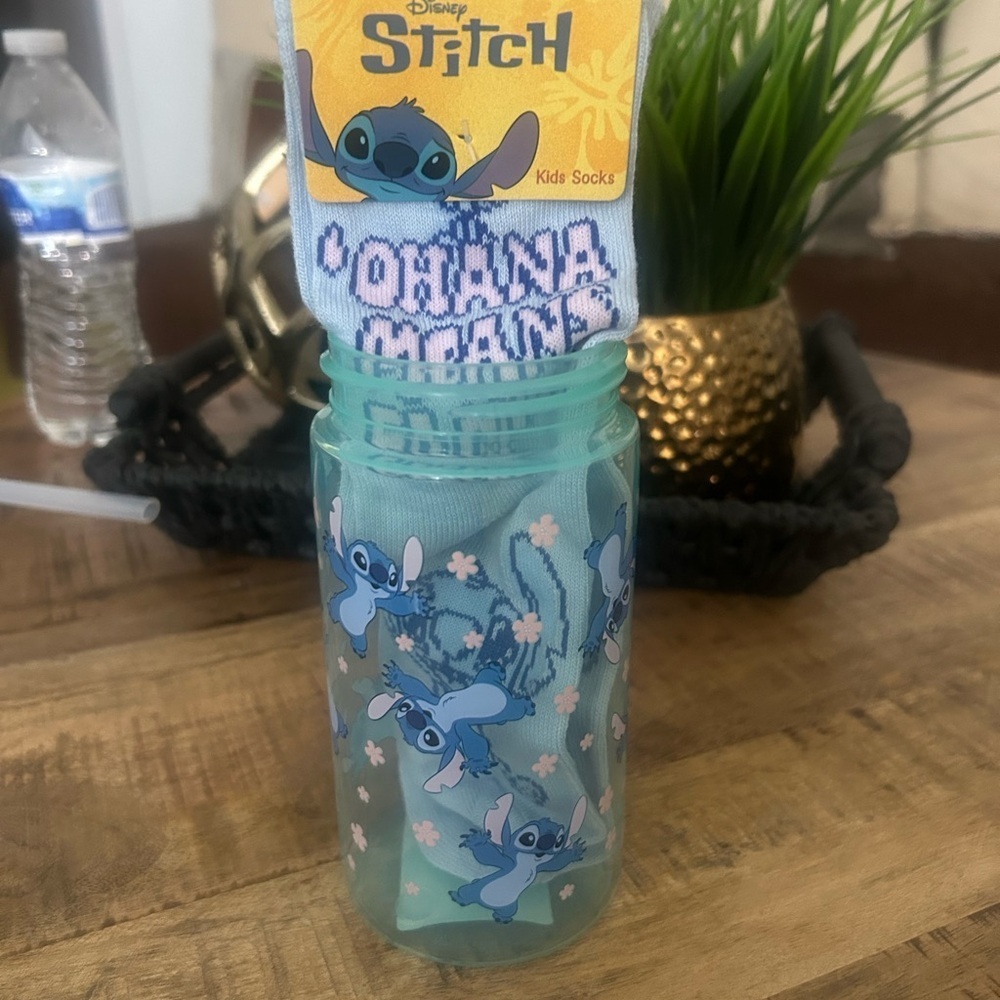 Zak! Stitch Water Bottle and Socks Set - Picture 2 of 4